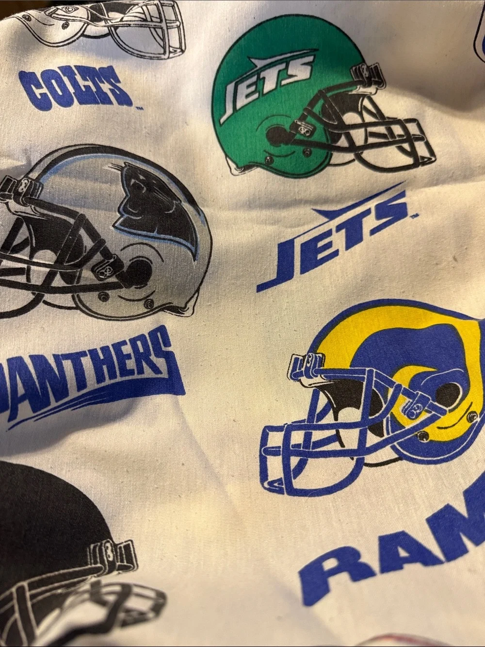 Vintage’95 NFL Helmet Print Throw Blanket - White Multi